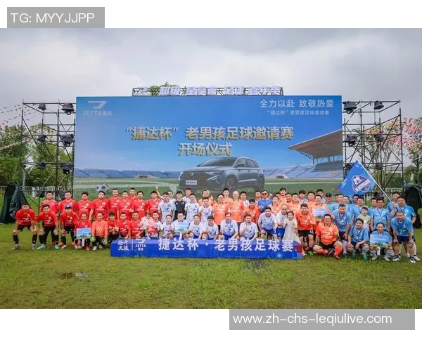 美式足球比赛的魅力与战术解析让你领略运动的激情与团队合作精神